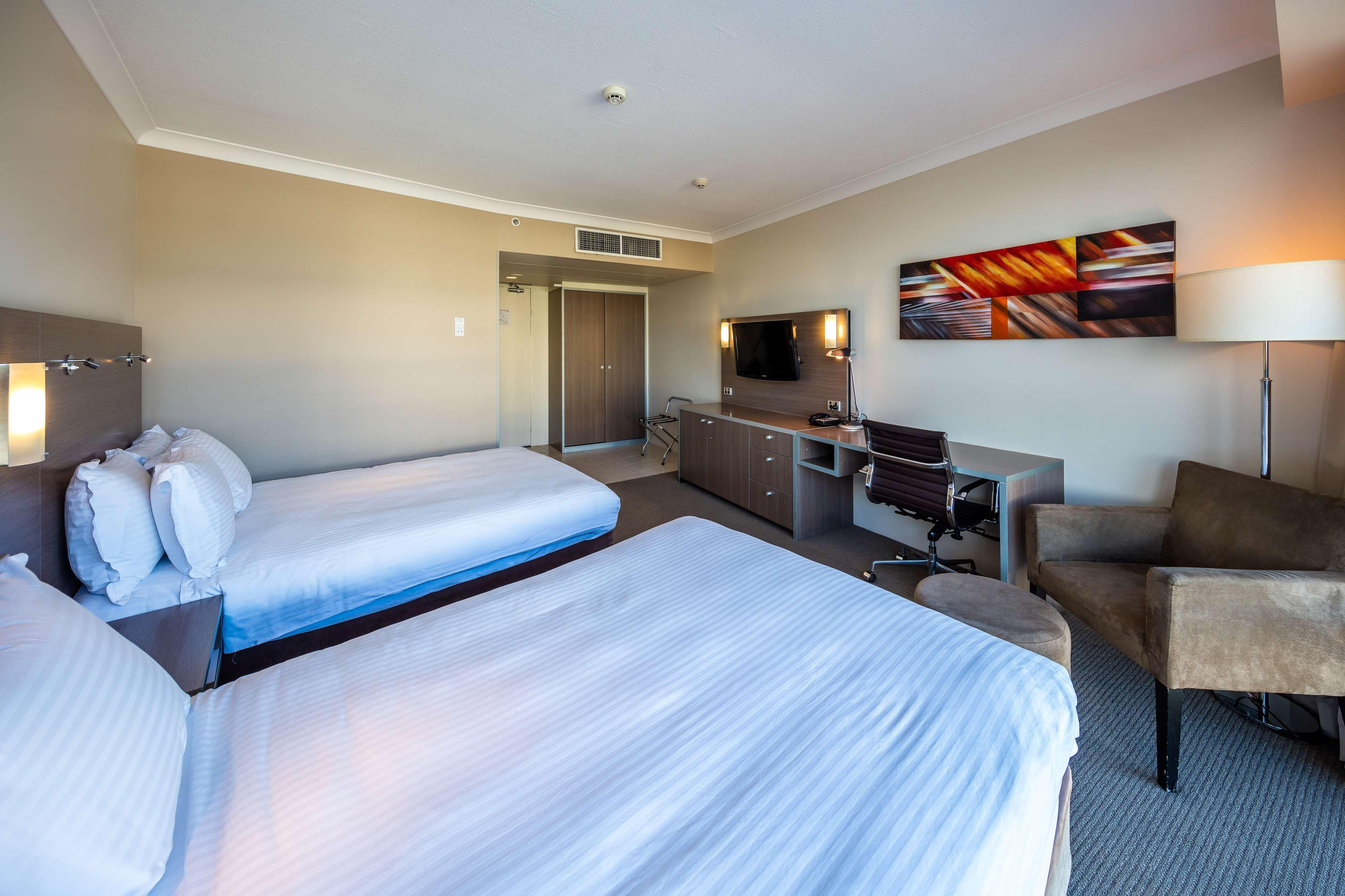 Doubletree By Hilton Cairns Hotel Exterior foto