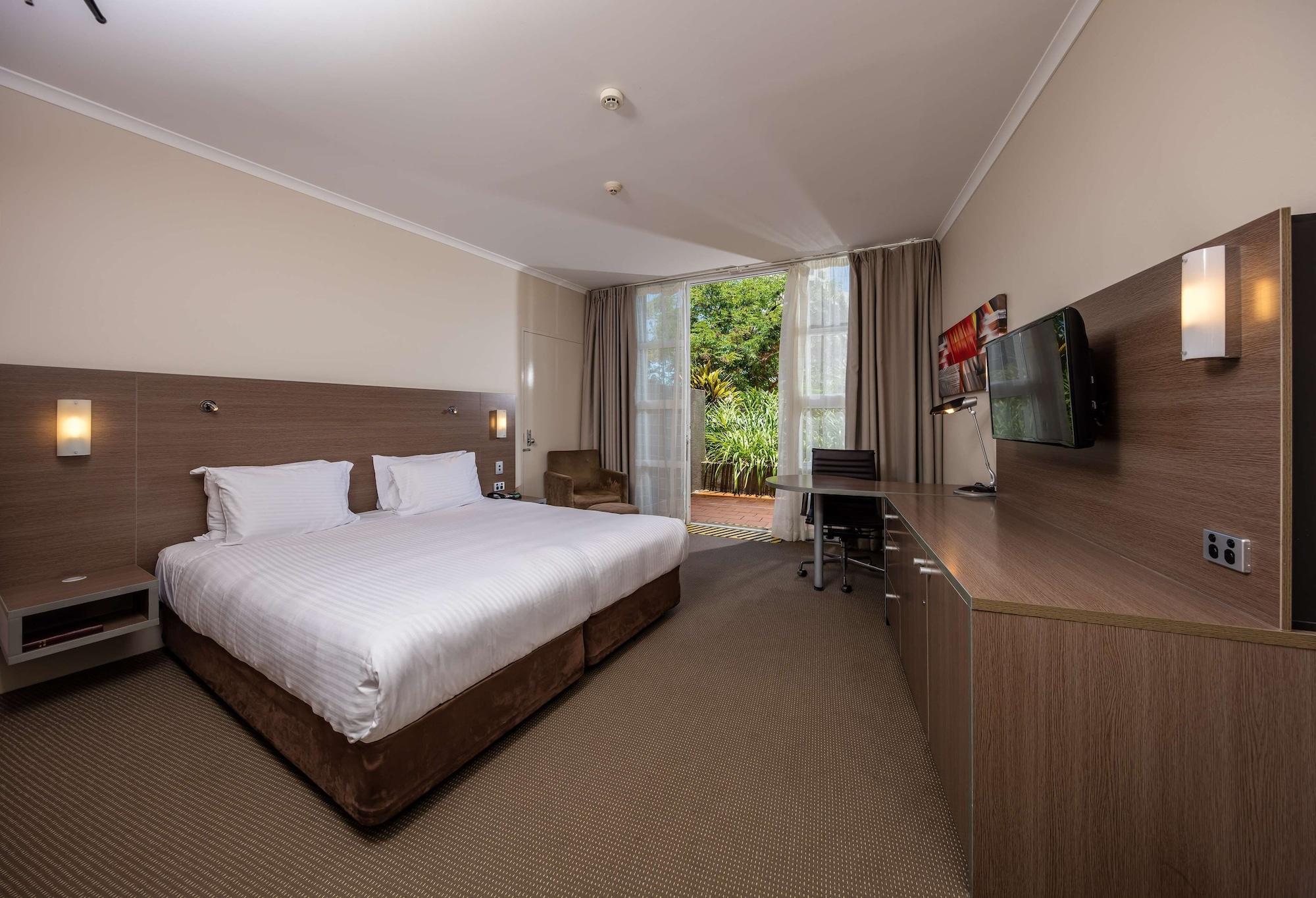 Doubletree By Hilton Cairns Hotel Exterior foto