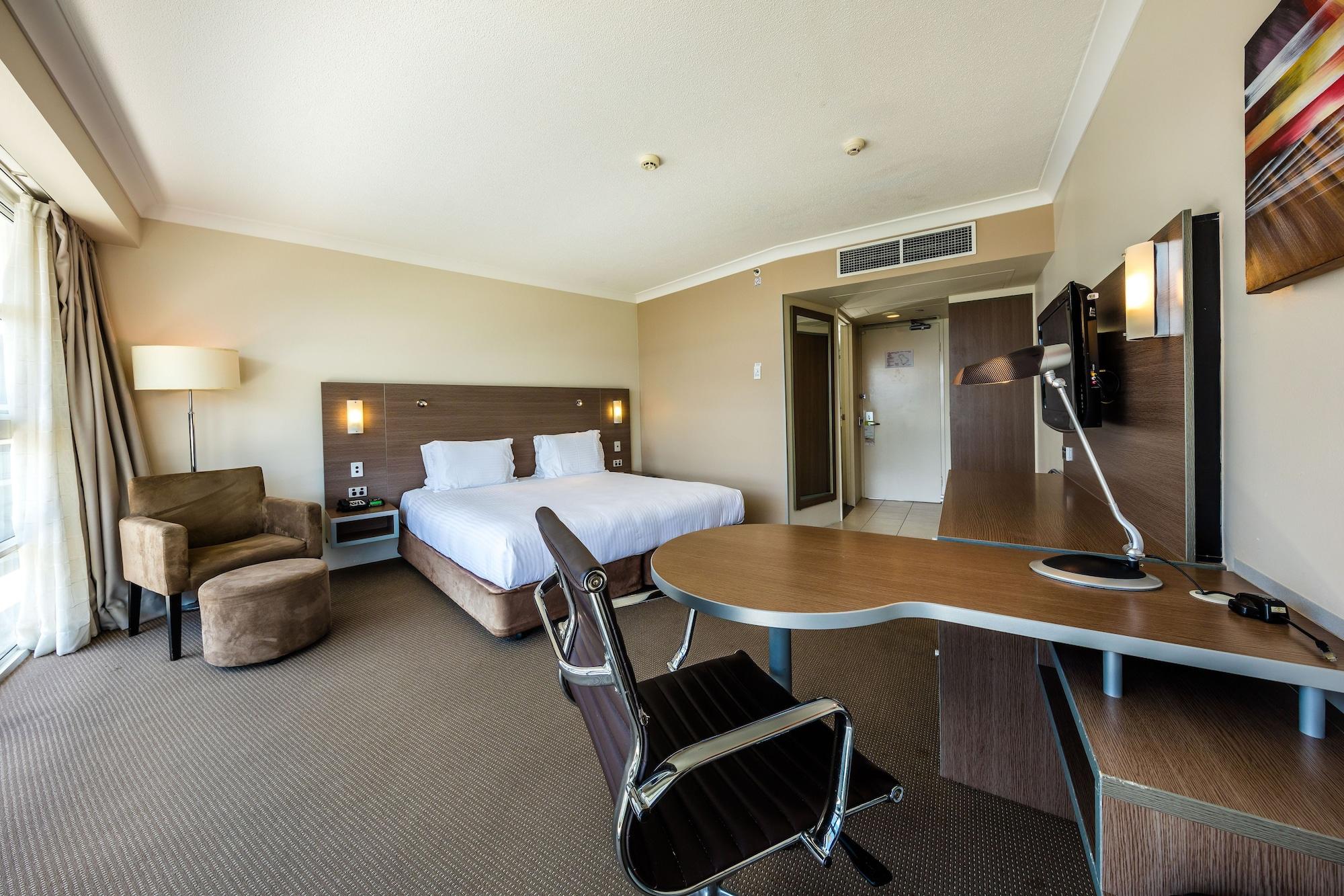 Doubletree By Hilton Cairns Hotel Exterior foto