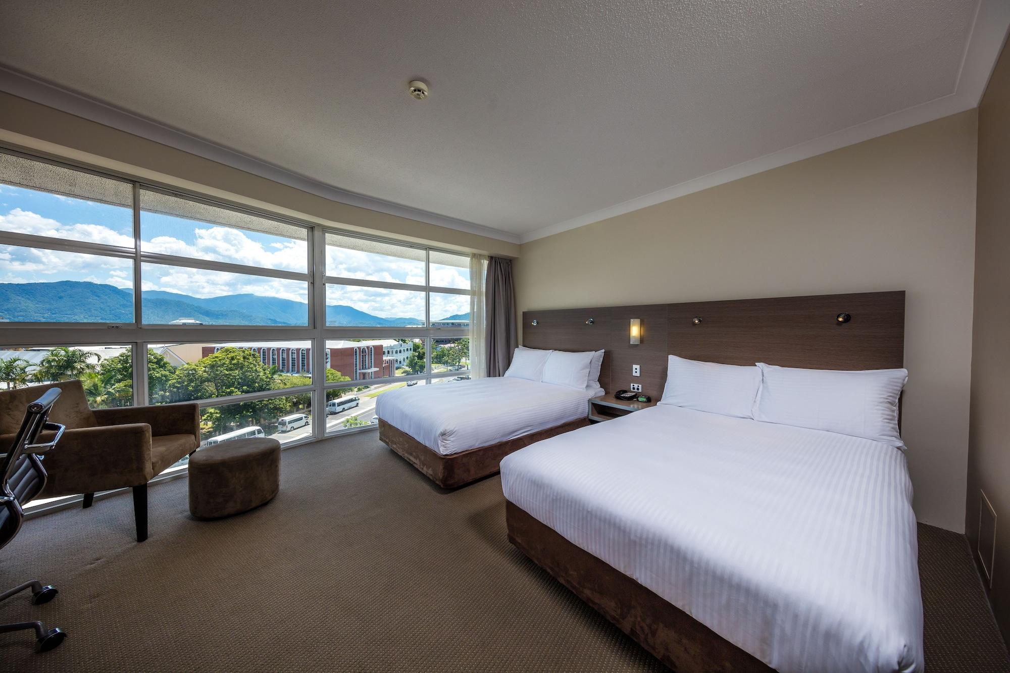 Doubletree By Hilton Cairns Hotel Exterior foto
